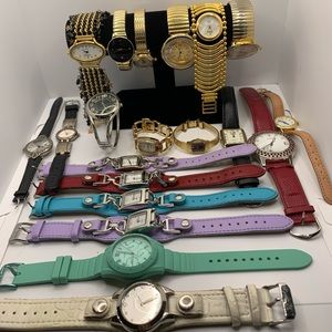 bundle of 20 vintage watches